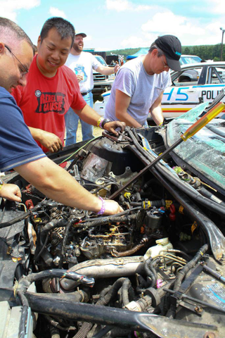 Illustration for article titled The 24 Hours Of LeMons New England 2009 Über Gallery, Part 4